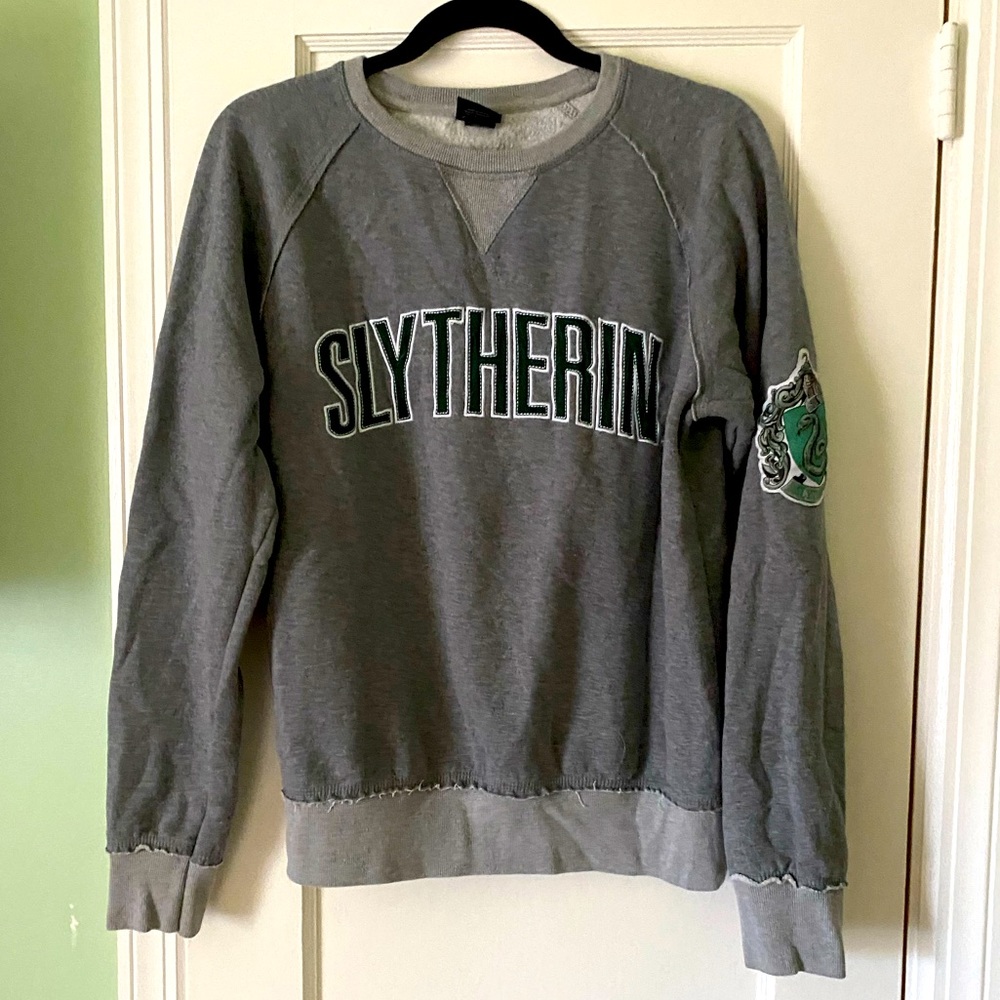 Wizarding World of Harry Potter Slytherin Sweatshirt size  M